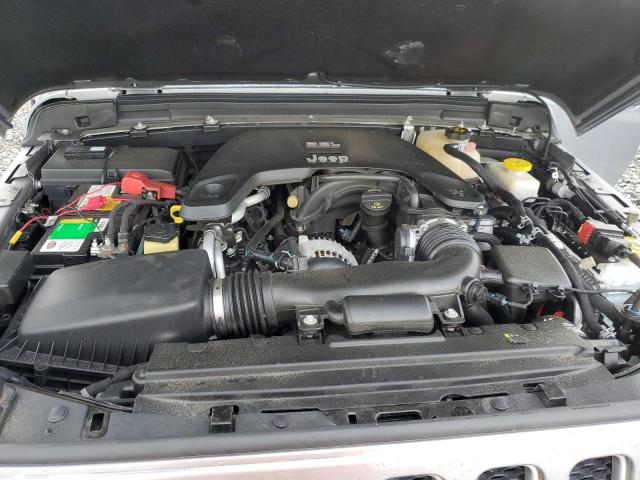 1C4HJXEG1JW196107 - 2018 JEEP WRANGLER U SAHARA SILVER photo 12