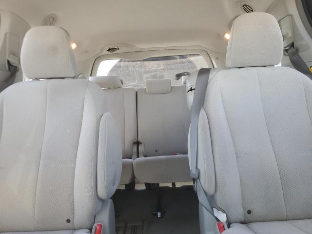 5TDKK3DC1CS219527 - 2012 TOYOTA SIENNA LE GRAY photo 10