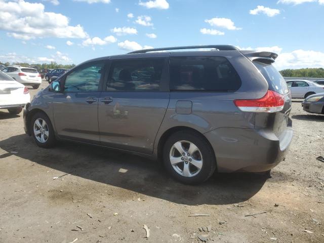 5TDKK3DC1CS219527 - 2012 TOYOTA SIENNA LE GRAY photo 2