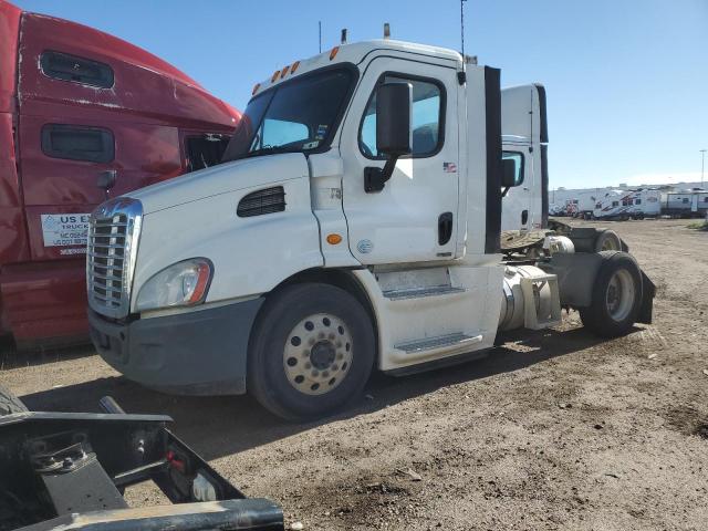 3AKBGADV9FSGU9416 - 2015 FREIGHTLINER CASCADIA WHITE photo 2