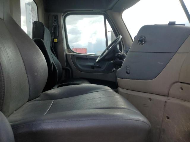 3AKBGADV9FSGU9416 - 2015 FREIGHTLINER CASCADIA WHITE photo 6