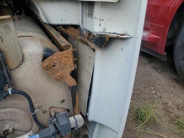 3AKBGADV9FSGU9416 - 2015 FREIGHTLINER CASCADIA WHITE photo 9