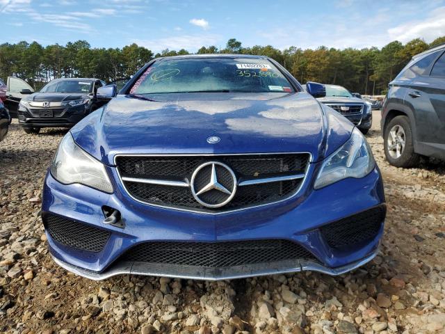 WDDKJ6HB1HF352890 - 2017 MERCEDES-BENZ E 400 4MATIC BLUE photo 5