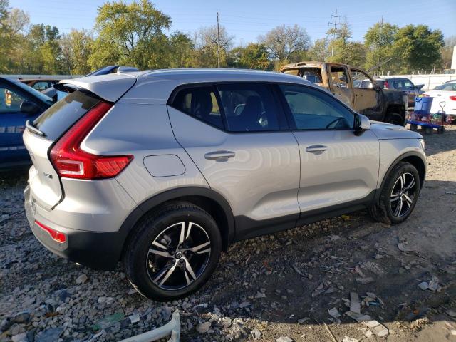 YV4L12UV4P2941247 - 2023 VOLVO XC40 CORE SILVER photo 3