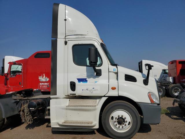 3AKBGADV7GSHB2381 - 2016 FREIGHTLINER CASCADIA 1 Սպիտակ լուսանկար 9