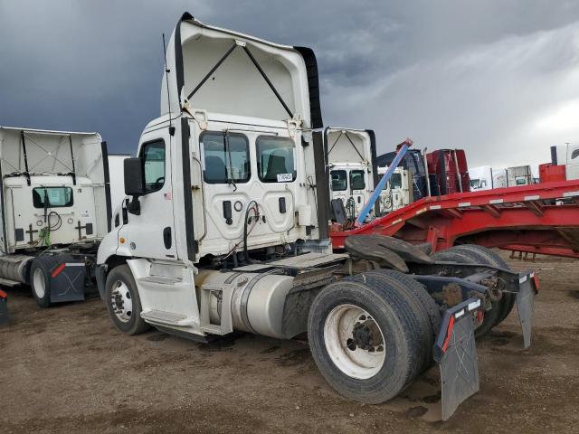 3AKBGADV6HSJD0464 - 2017 FREIGHTLINER CASCADIA 1 WHITE photo 3