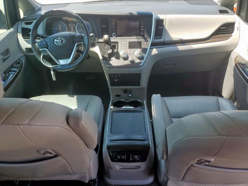 5TDYZ3DC0JS963610 - 2018 TOYOTA SIENNA XLE Schwarz Foto 8