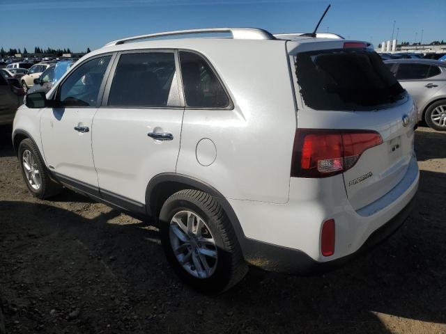 5XYKTDA67FG655222 - 2015 KIA SORENTO LX WHITE photo 2