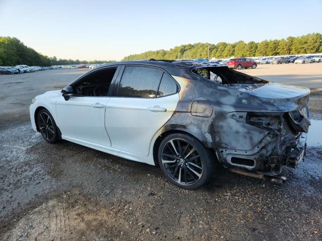 4T1B61HK2KU256621 - 2019 TOYOTA CAMRY XSE أبيض صورة 2