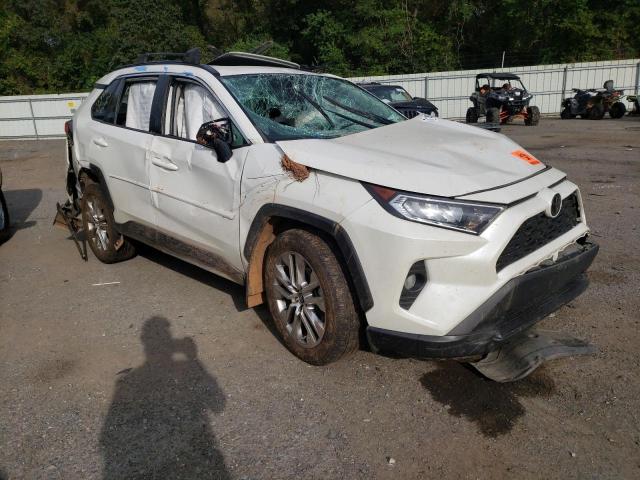 2T3C1RFV4MW129250 - 2021 TOYOTA RAV4 XLE PREMIUM WHITE photo 4