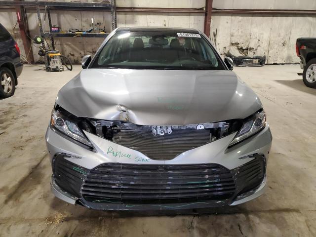 4T1F11AK7PU821432 - 2023 TOYOTA CAMRY XLE فضي صورة 10