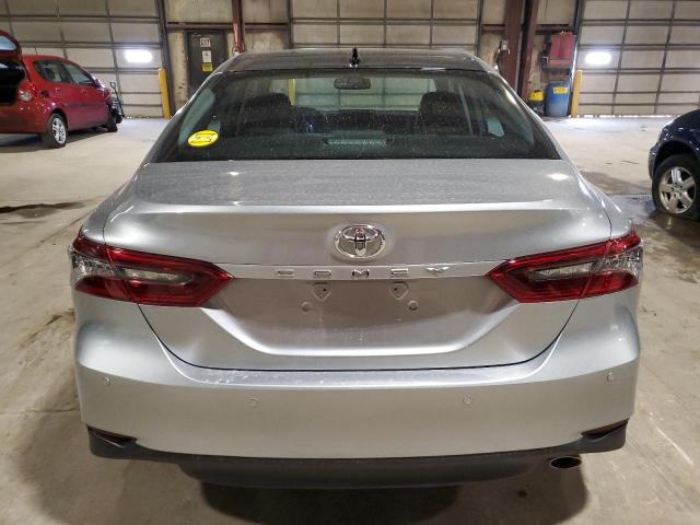 4T1F11AK7PU821432 - 2023 TOYOTA CAMRY XLE فضي صورة 11