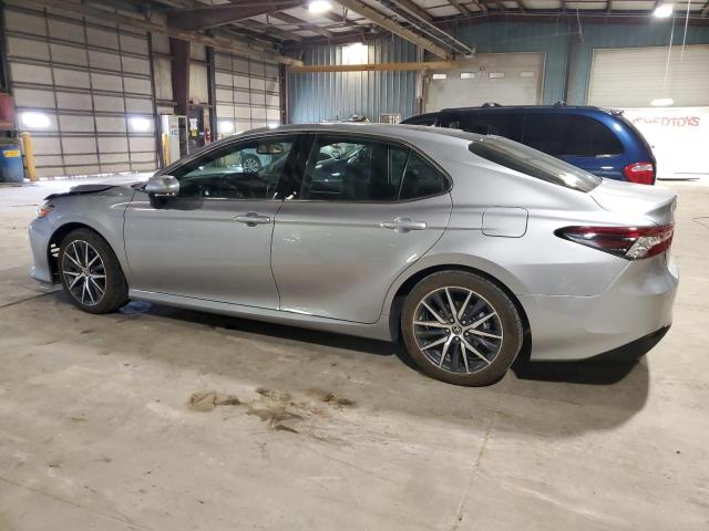 4T1F11AK7PU821432 - 2023 TOYOTA CAMRY XLE فضي صورة 4