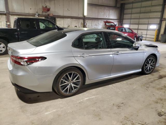4T1F11AK7PU821432 - 2023 TOYOTA CAMRY XLE فضي صورة 6