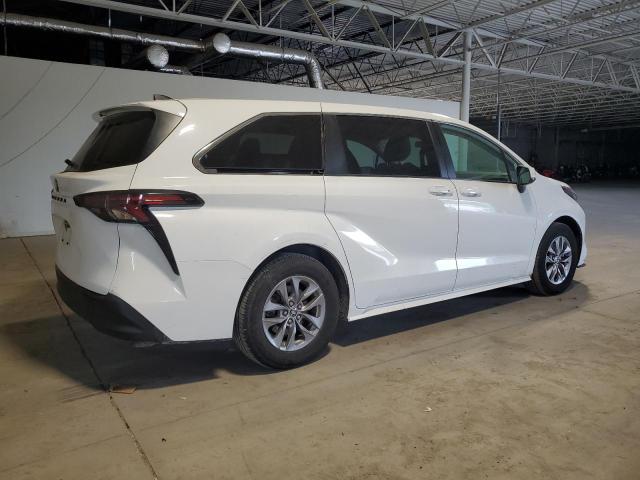 5TDKSKFC9PS074167 - 2023 TOYOTA SIENNA LE WHITE photo 3