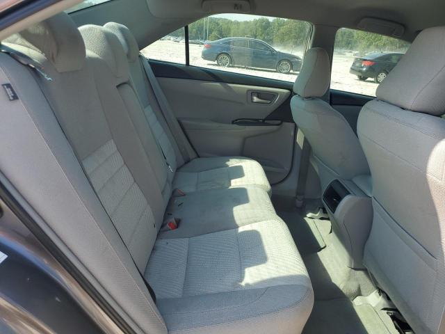 4T4BF1FK5FR483137 - 2015 TOYOTA CAMRY LE GRAY photo 10