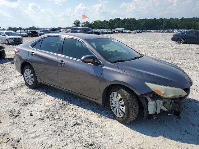 4T4BF1FK5FR483137 - 2015 TOYOTA CAMRY LE GRAY photo 4