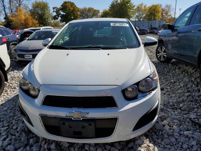 1G1JA6SHXF4132815 - 2015 CHEVROLET SONIC LS თეთრი ფოტო 5