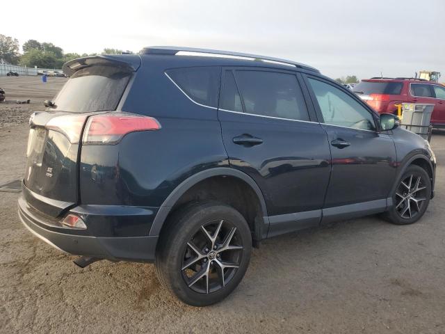 2T3JFREV0HW652295 - 2017 TOYOTA RAV4 SE შავი ფოტო 3
