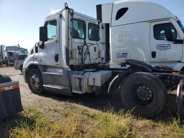 3AKBGADV0JSJN2762 - 2018 FREIGHTLINER CASCADIA 1 Белый фото 3