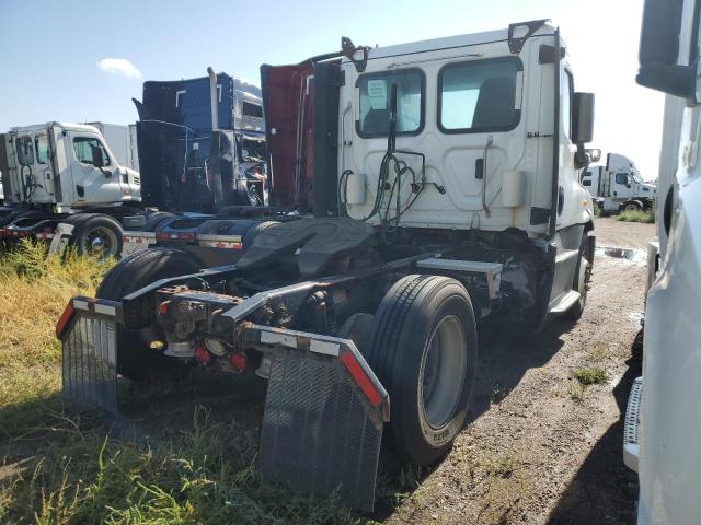 3AKBGADV0JSJN2762 - 2018 FREIGHTLINER CASCADIA 1 Белый фото 4