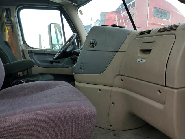 3AKBGADV0JSJN2762 - 2018 FREIGHTLINER CASCADIA 1 Белый фото 5