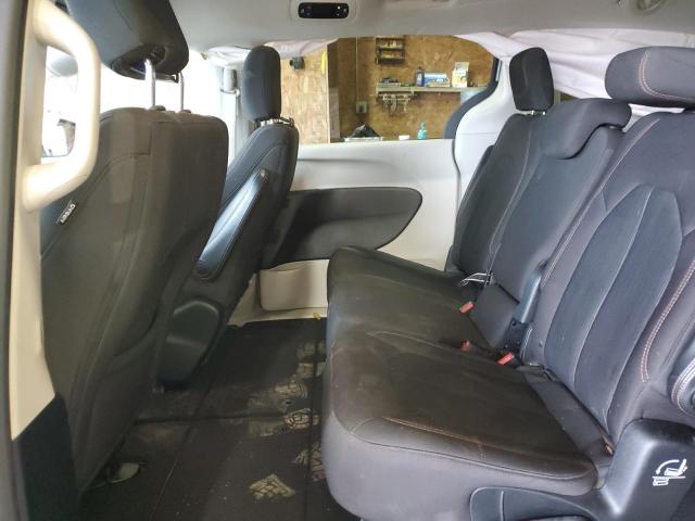 2C4RC1DG6HR676420 - 2017 CHRYSLER PACIFICA TOURING SILVER photo 11