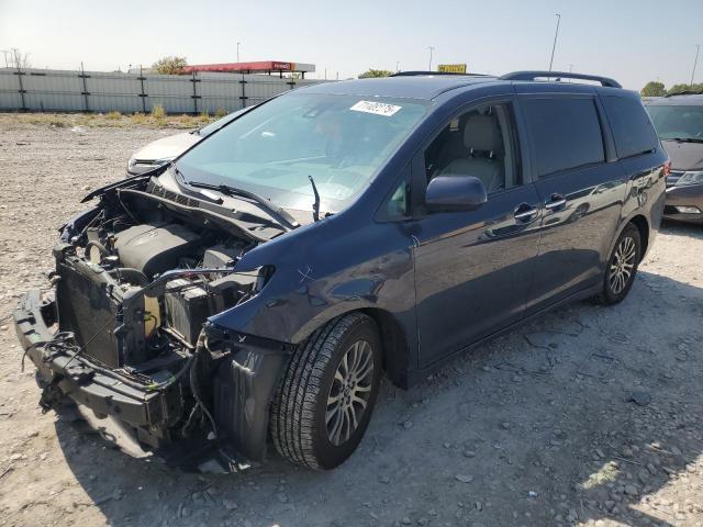 2018 TOYOTA SIENNA XLE, null
