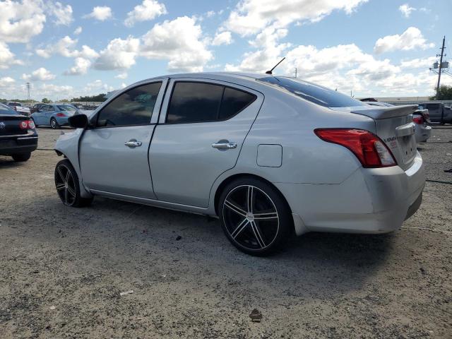 3N1CN7AP0KL829128 - 2019 NISSAN VERSA S Արծաթագույն լուսանկար 2