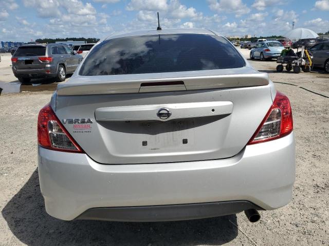 3N1CN7AP0KL829128 - 2019 NISSAN VERSA S Արծաթագույն լուսանկար 6