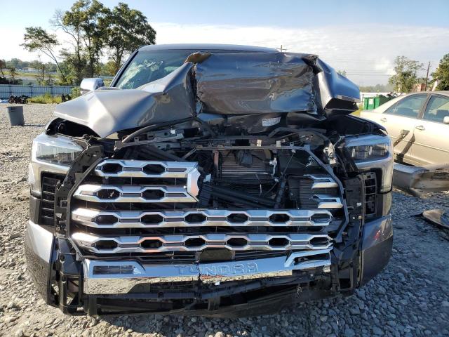 5TFMC5DB4RX066816 - 2024 TOYOTA TUNDRA CREWMAX PLATINUM 灰色 照片 5