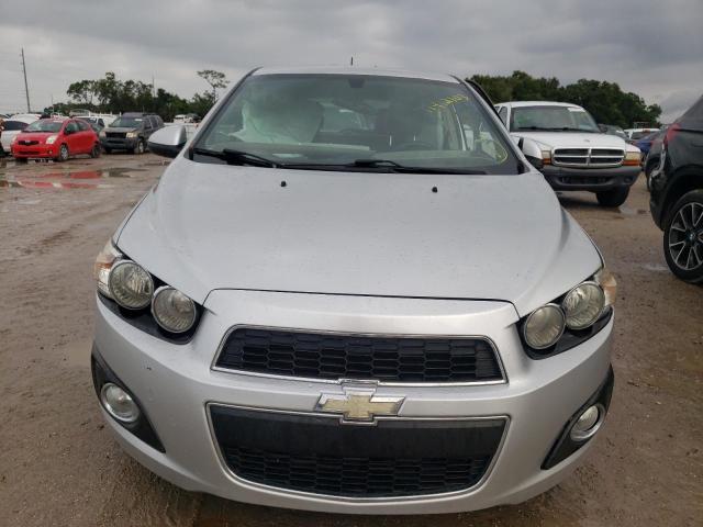 1G1JE6SB5F4118143 - 2015 CHEVROLET SONIC LTZ SILVER photo 5