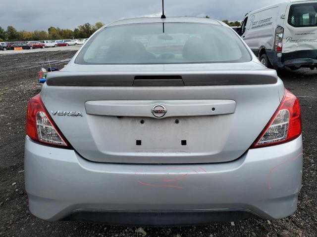 3N1CN7AP4KL815992 - 2019 NISSAN VERSA S SILVER photo 6