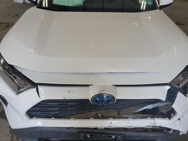 4T3R6RFV1MU007635 - 2021 TOYOTA RAV4 XLE WHITE photo 12