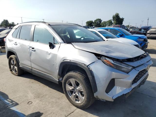 2T3P1RFV9PW385308 - 2023 TOYOTA RAV4 XLE SILVER photo 4