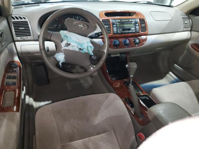 JTDBE32K740283545 - 2004 TOYOTA CAMRY LE WHITE photo 8