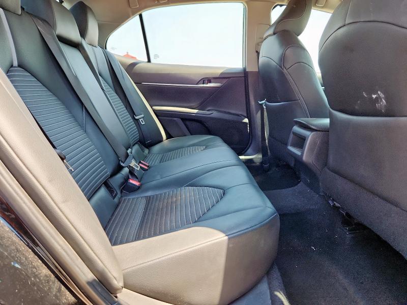 4T1B11HKXJU593311 - 2018 TOYOTA CAMRY L შავი ფოტო 10