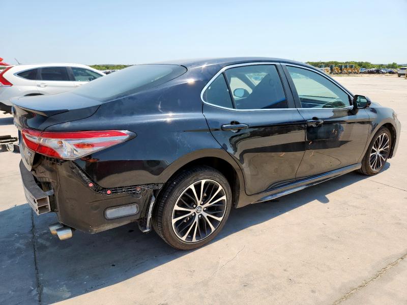 4T1B11HKXJU593311 - 2018 TOYOTA CAMRY L შავი ფოტო 3