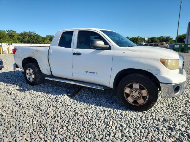 5TFRU5F14BX025308 - 2011 TOYOTA TUNDRA DOUBLE CAB SR5 WHITE photo 4