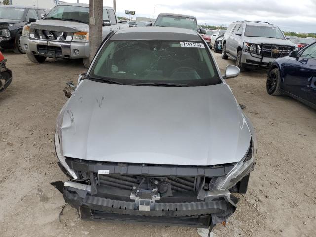 1N4BL4DV7NN304536 - 2022 NISSAN ALTIMA SV SILVER photo 5