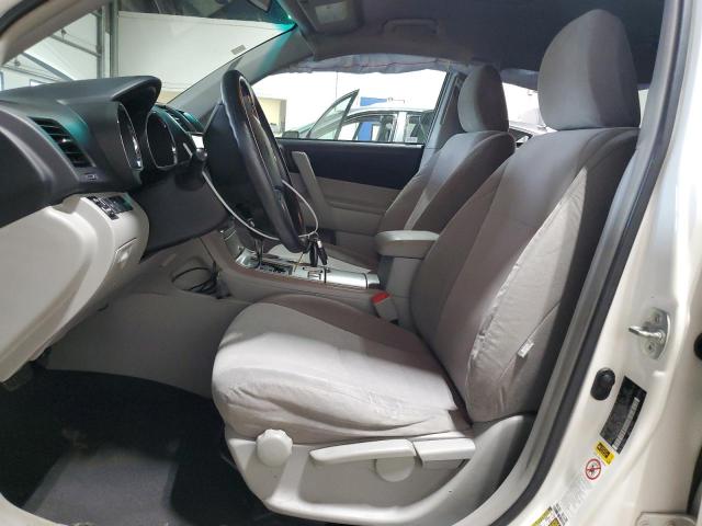 5TDBK3EH8DS214367 - 2013 TOYOTA HIGHLANDER BASE Белый фото 7