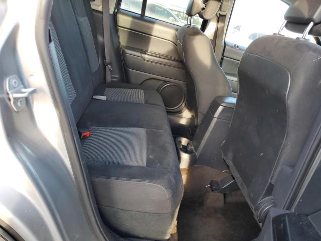 1C4NJCBA0GD665011 - 2016 JEEP COMPASS SPORT Silber Foto 11