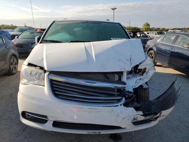 2C4RC1BG9DR815324 - 2013 CHRYSLER TOWN & COU TOURING WHITE photo 5
