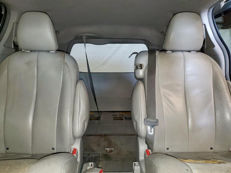 5TDYK3DC0DS280332 - 2013 TOYOTA SIENNA XLE SILVER photo 10