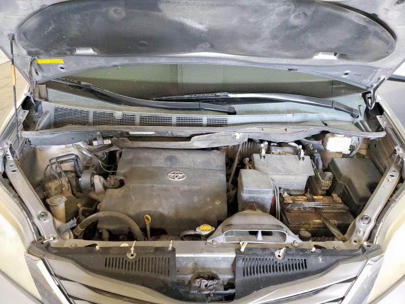 5TDYK3DC0DS280332 - 2013 TOYOTA SIENNA XLE SILVER photo 12