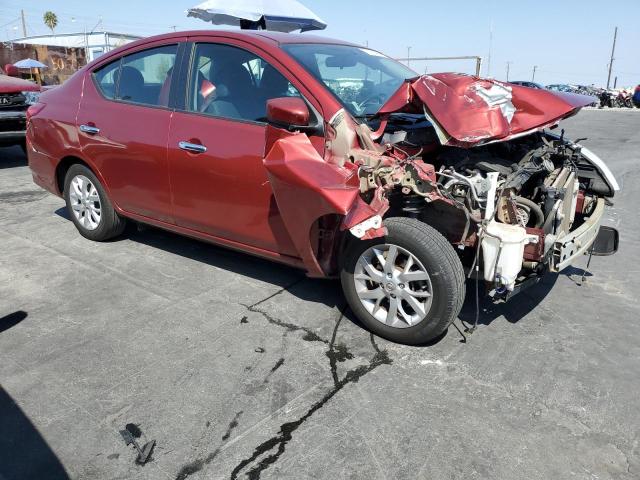 3N1CN7AP7JL811028 - 2018 NISSAN VERSA S BURGUNDY photo 4