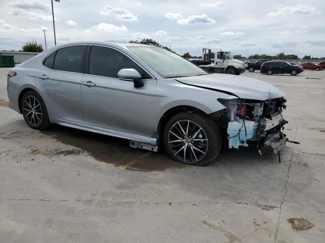 4T1S31AK4RU060418 - 2024 TOYOTA CAMRY SE NIGHT SHADE SILVER photo 4