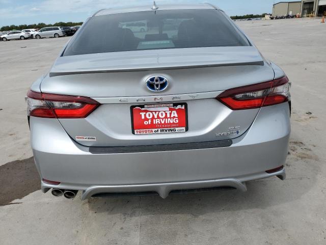 4T1S31AK4RU060418 - 2024 TOYOTA CAMRY SE NIGHT SHADE SILVER photo 6