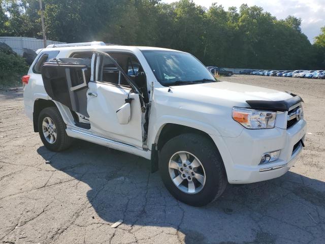 JTEBU5JRXC5083950 - 2012 TOYOTA 4RUNNER SR5 WHITE photo 4