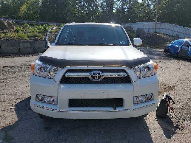 JTEBU5JRXC5083950 - 2012 TOYOTA 4RUNNER SR5 WHITE photo 5